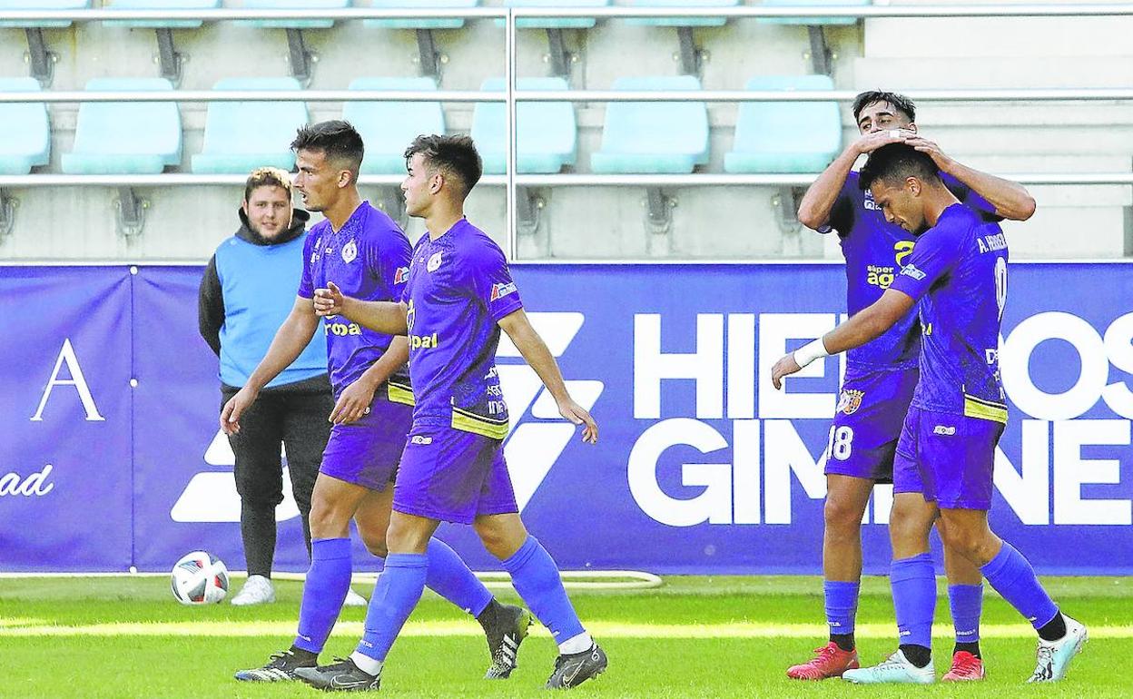 Fútbol: El Palencia Cristo necesita ganar en Torrelavega para conservar
